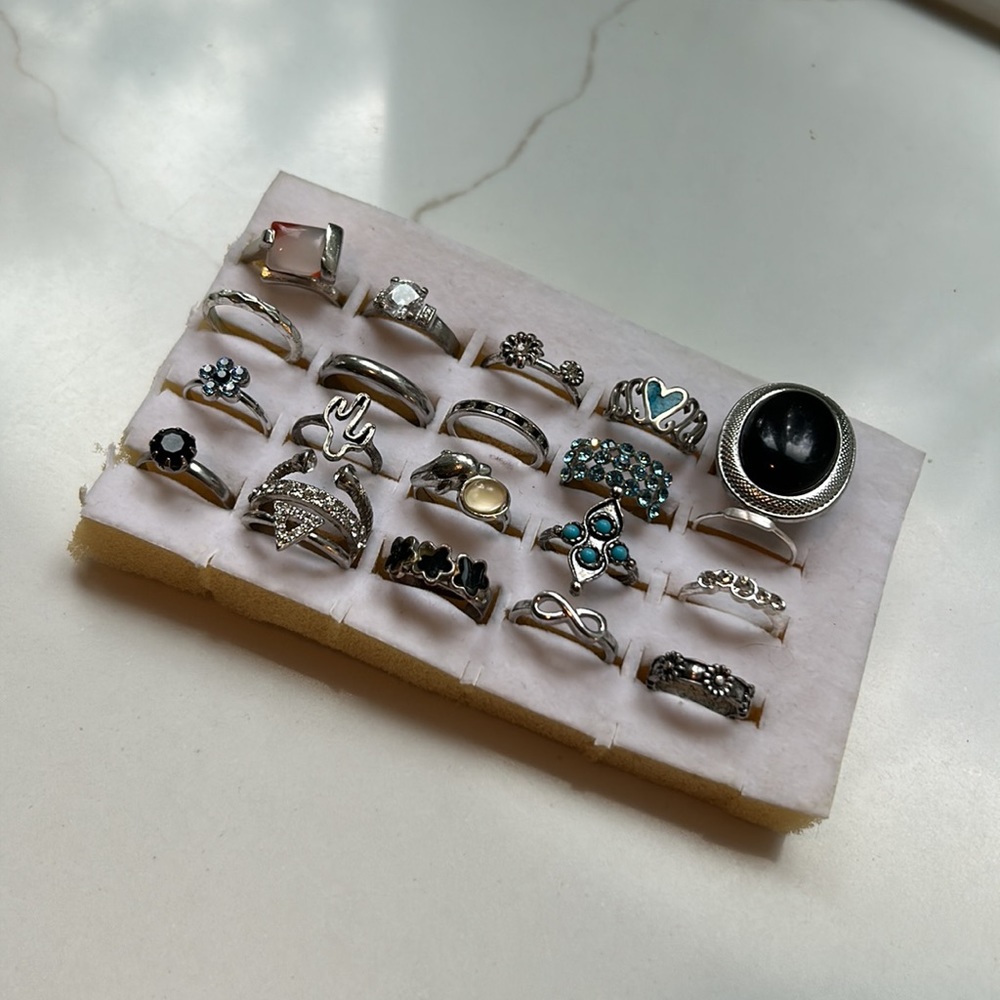 silver ring lot - Picture 3 of 4
